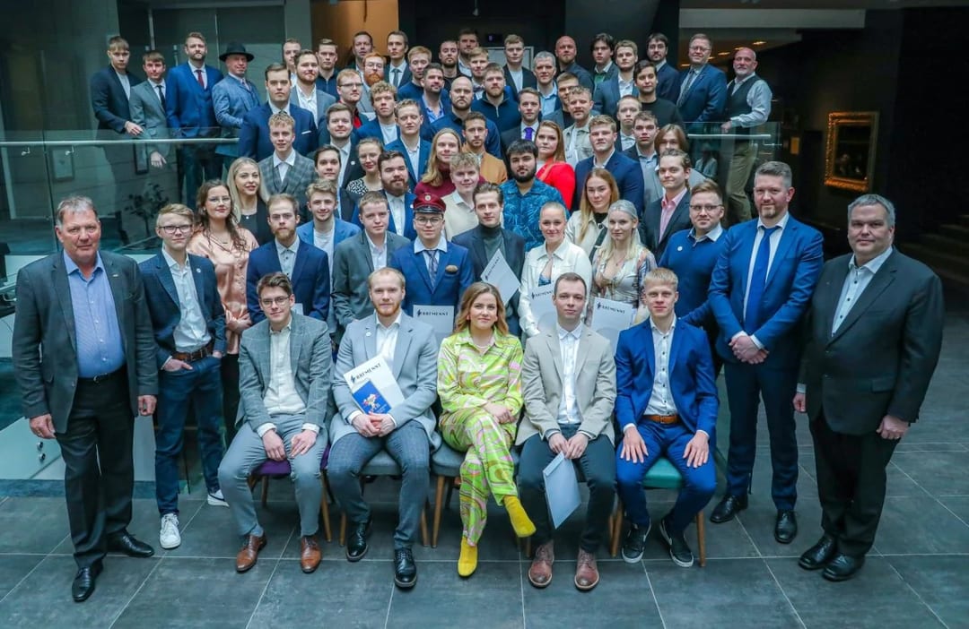 Afhending sveinsbréfa 2023