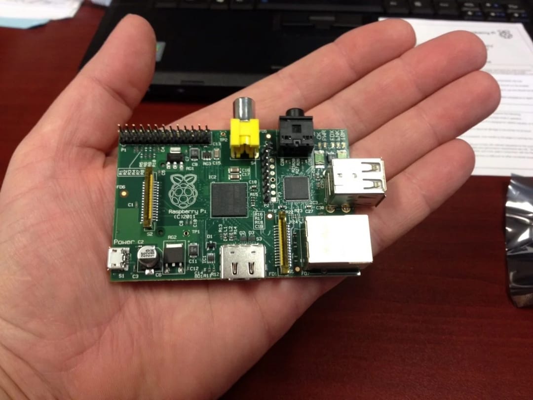 Raspberry Pi, PIC-örtölvur, Iðntölvur ?