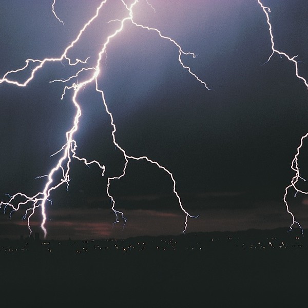 Nóvember 2015:   Náttúrulegt rafmagn!