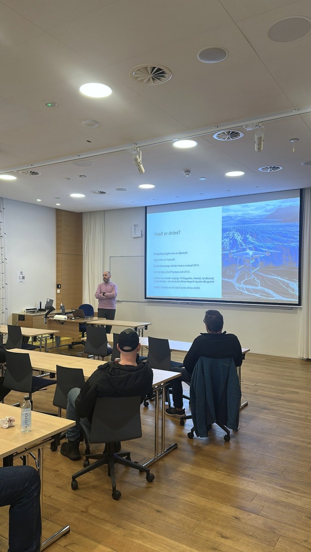 Vel heppnaður fræðslufundur um dróna og notagildi