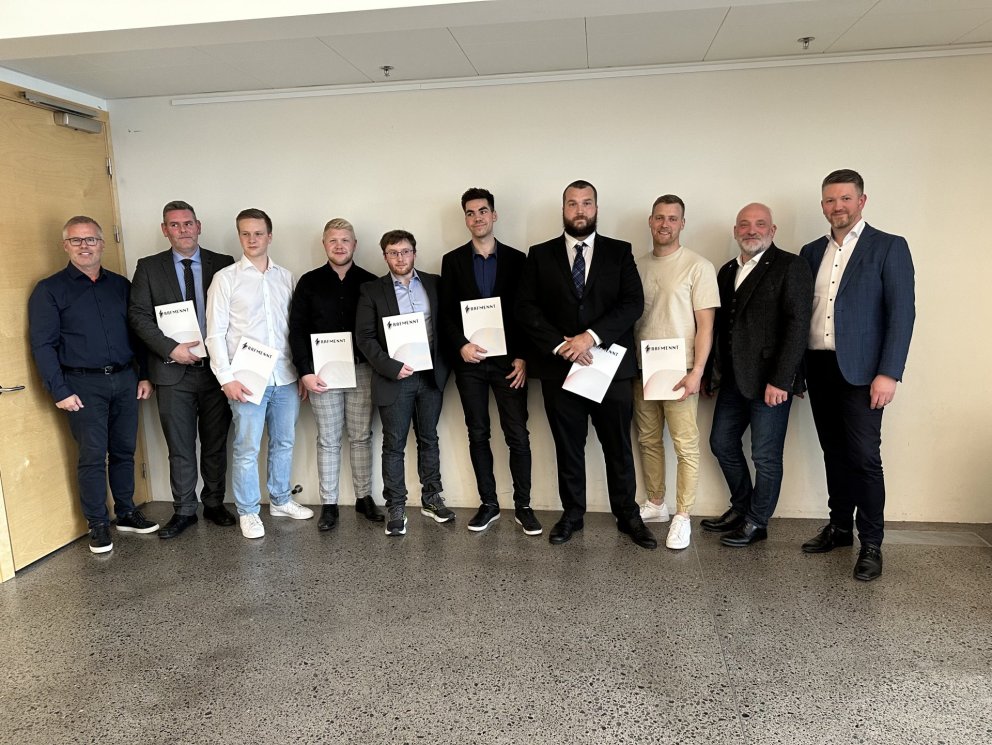 Afhending sveinsbréfa á Akureyri