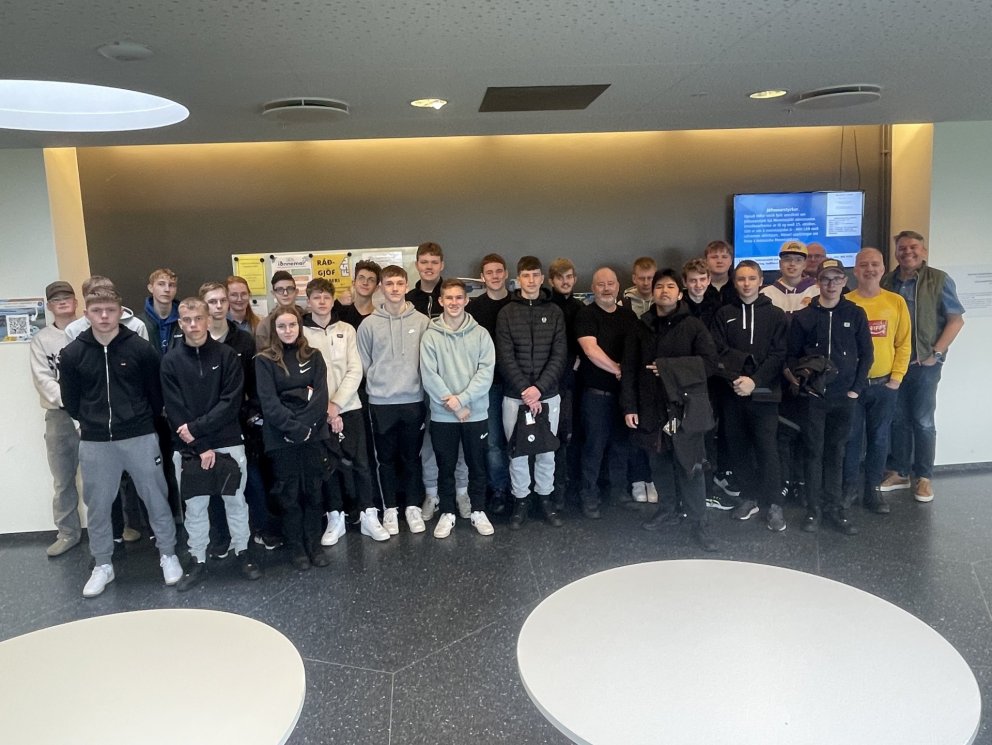 Nýnemar FSU fengu afhentar vinnubuxur