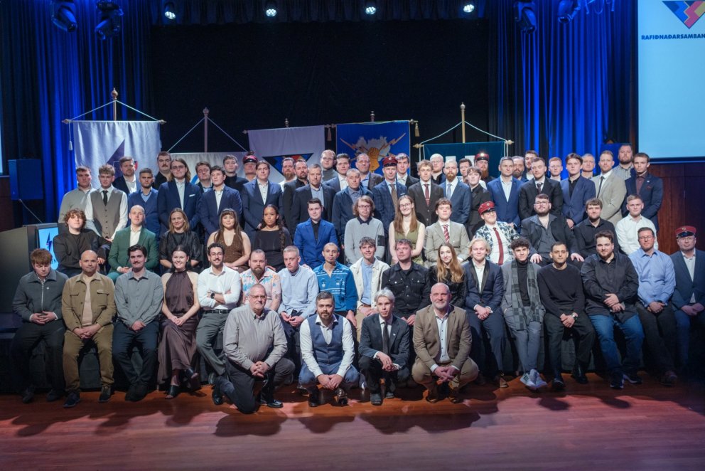 Afhending sveinsbréfa og útskrift meistaranema og kvikmyndatækni