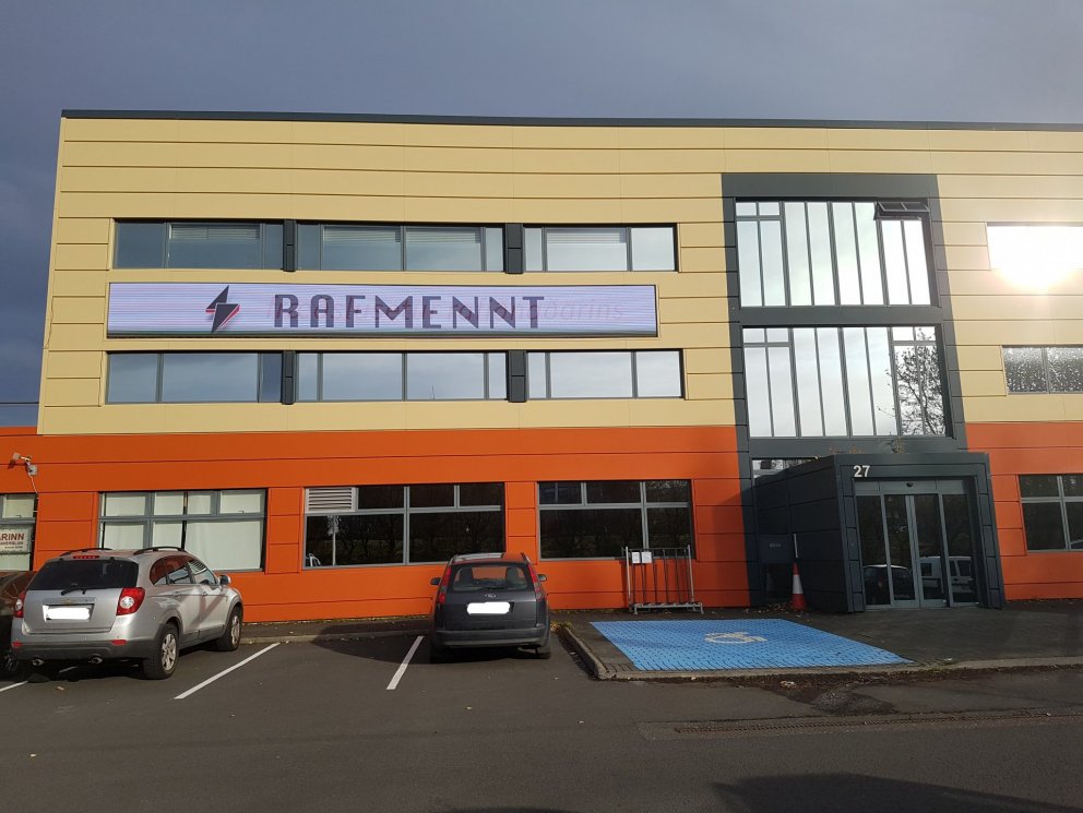 Fjörugur föstudagur