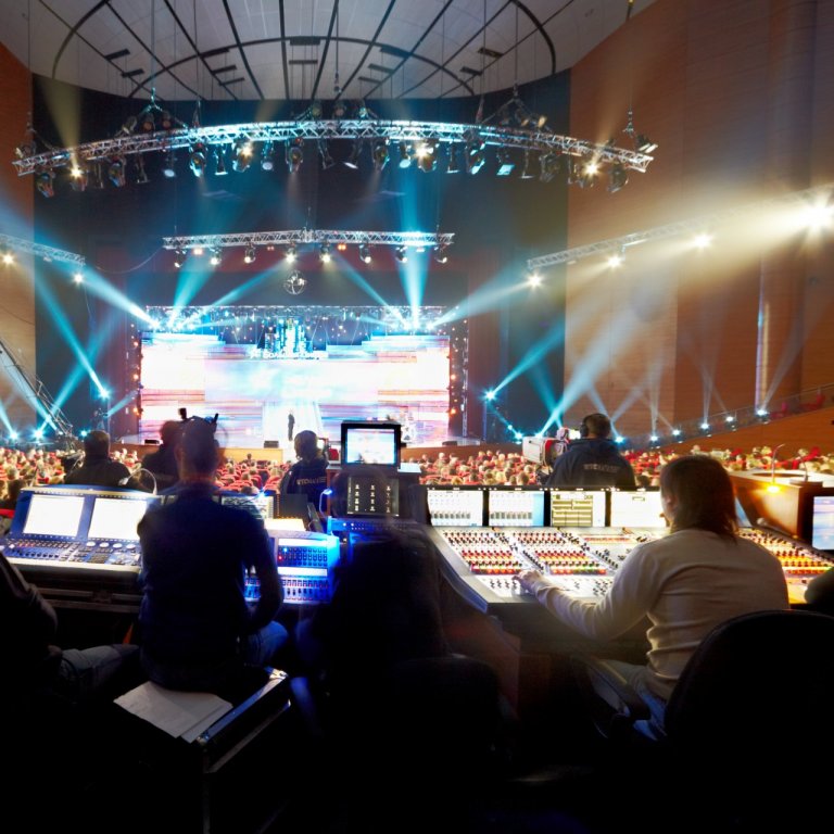 Átak í námsframboði fyrir tæknifólk