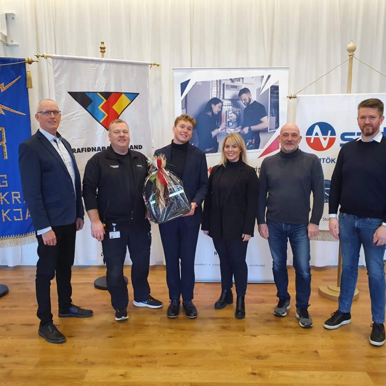 Yngstur til að ná sveinsprófi í rafvirkjun