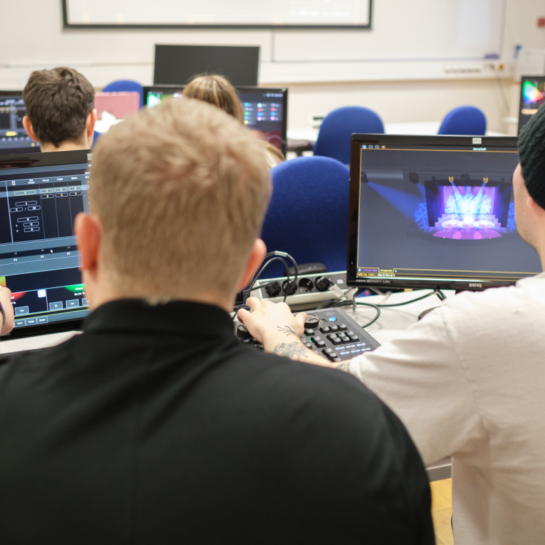 Ný og fjölbreytt námskeið í haust fyrir tæknifólk!