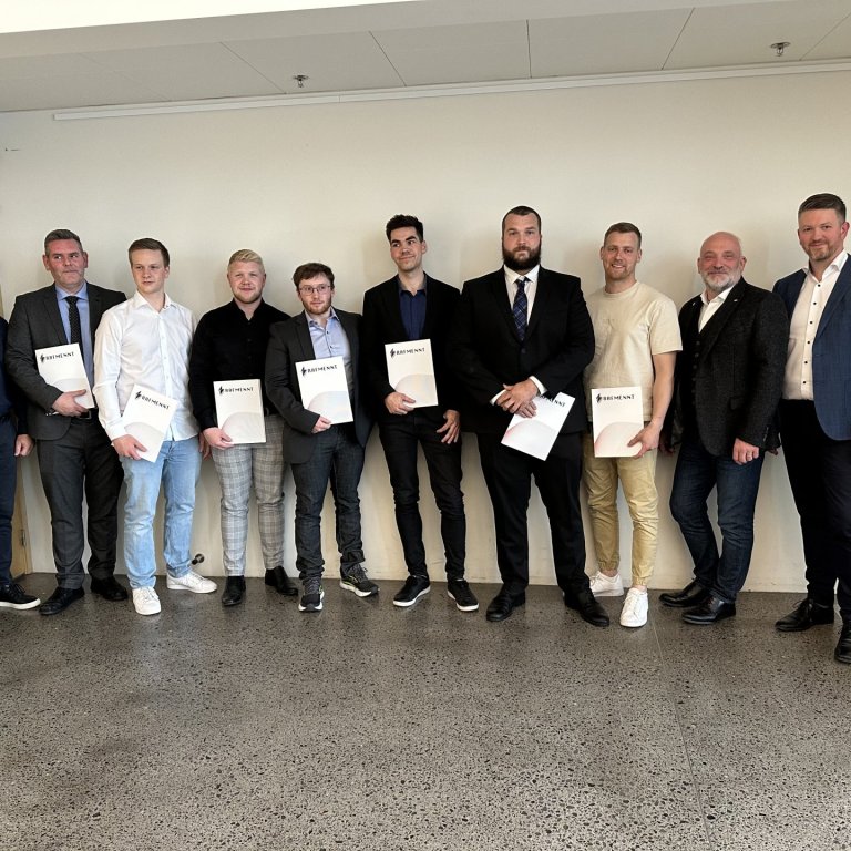 Afhending sveinsbréfa á Akureyri