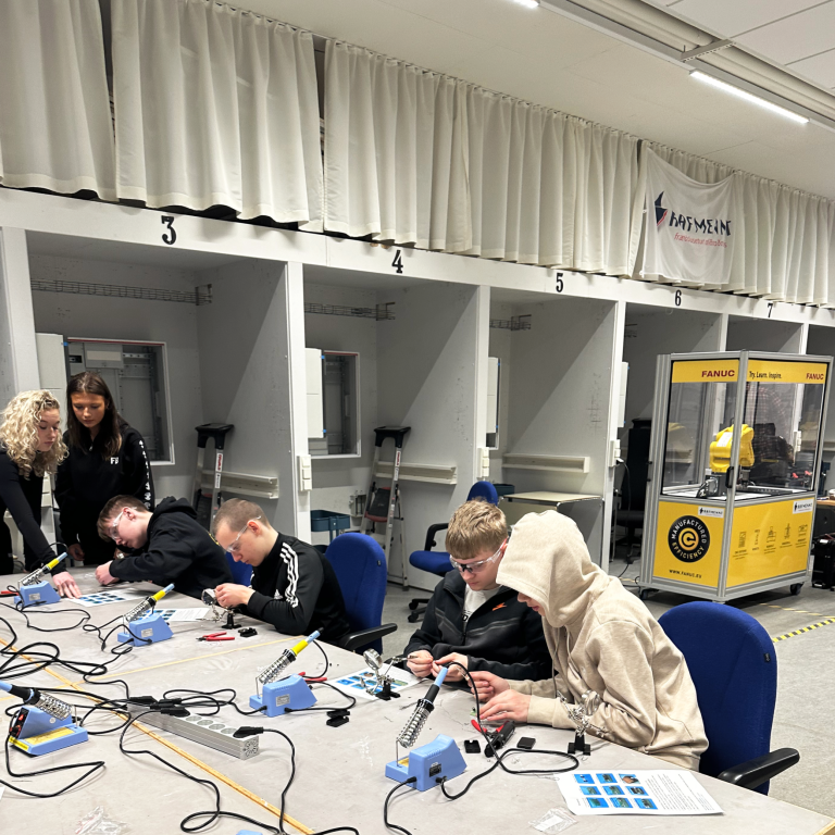 Grunnskóla heimsóknir 🔦