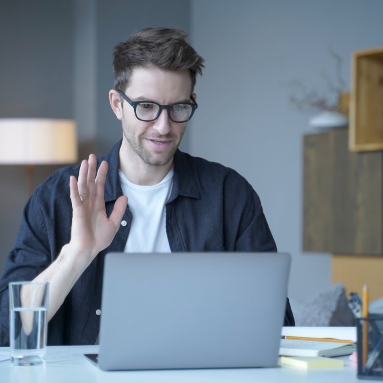 Þátttakendur í fjarnámi og fjarkennslu þurfa að vera í mynd á meðan á kennslu stendur